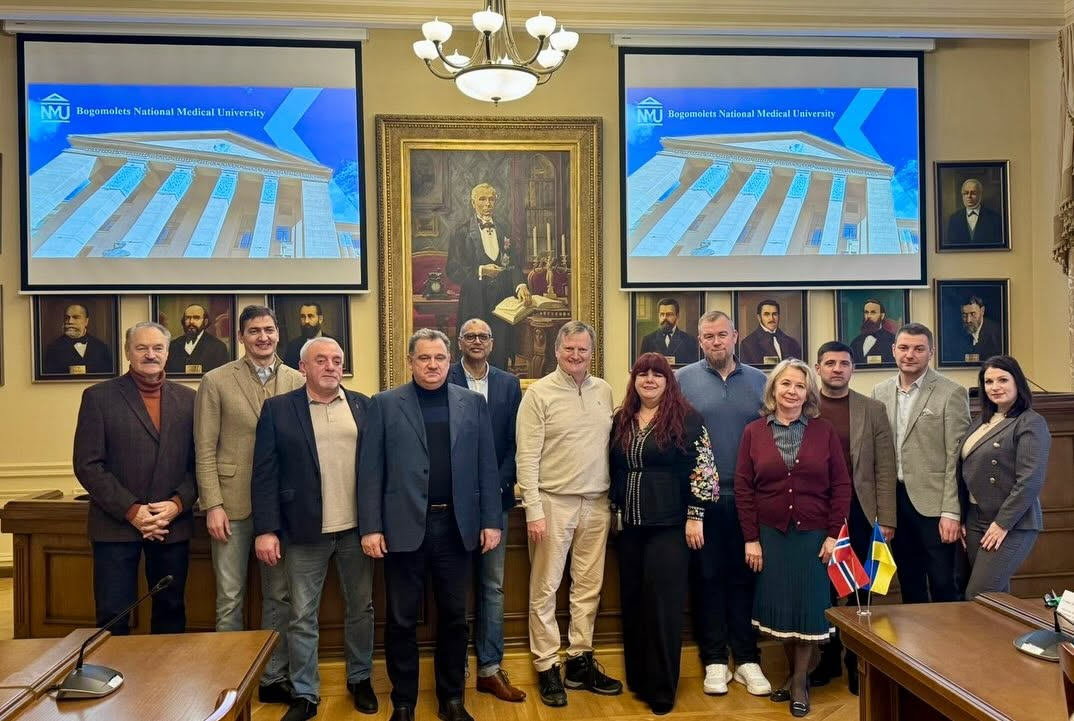 Delegation group photo in the assembly hall of Bogomolets National Medical University in Kyiv