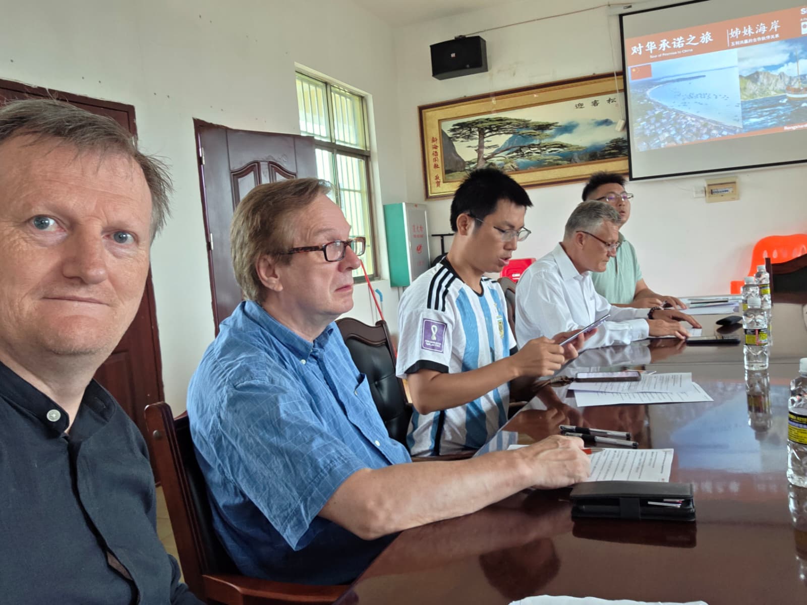 Meeting during the delegation's journey through China