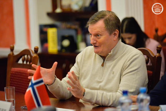 Nils-Erik Volden in discussion at a working meeting with Ukrainian partners